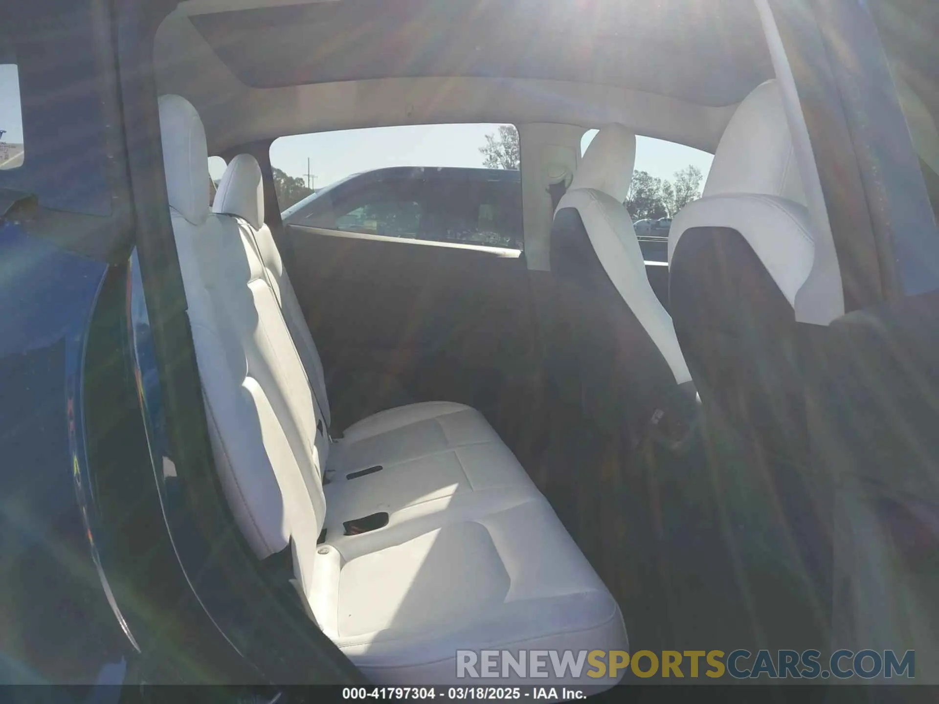 8 Photograph of a damaged car 7SAYGDEE0PF714557 TESLA MODEL Y 2023
