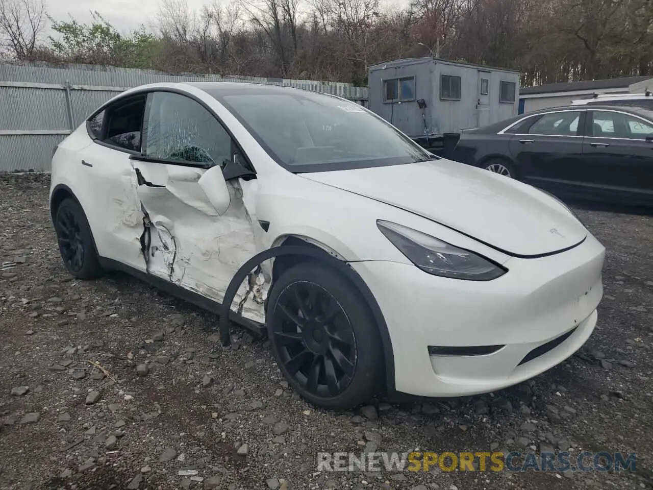 4 Photograph of a damaged car 7SAYGDEE0PF746778 TESLA MODEL Y 2023