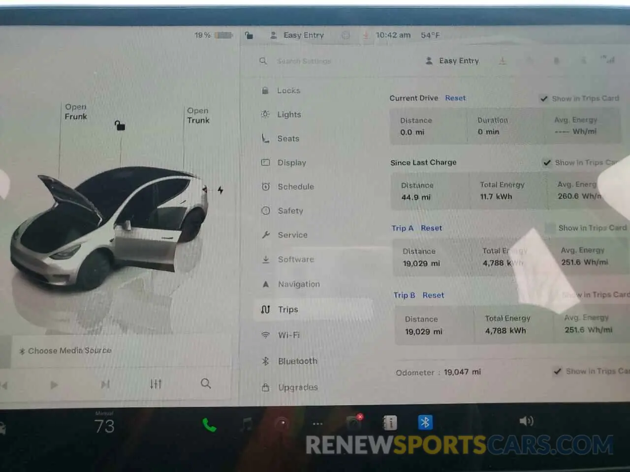 9 Photograph of a damaged car 7SAYGDEE0PF746778 TESLA MODEL Y 2023