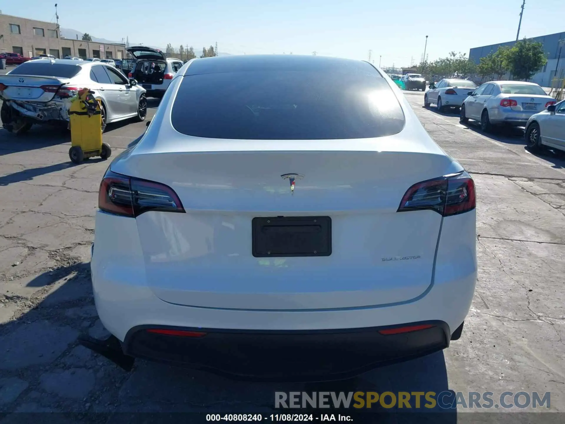 15 Photograph of a damaged car 7SAYGDEE0PF746909 TESLA MODEL Y 2023