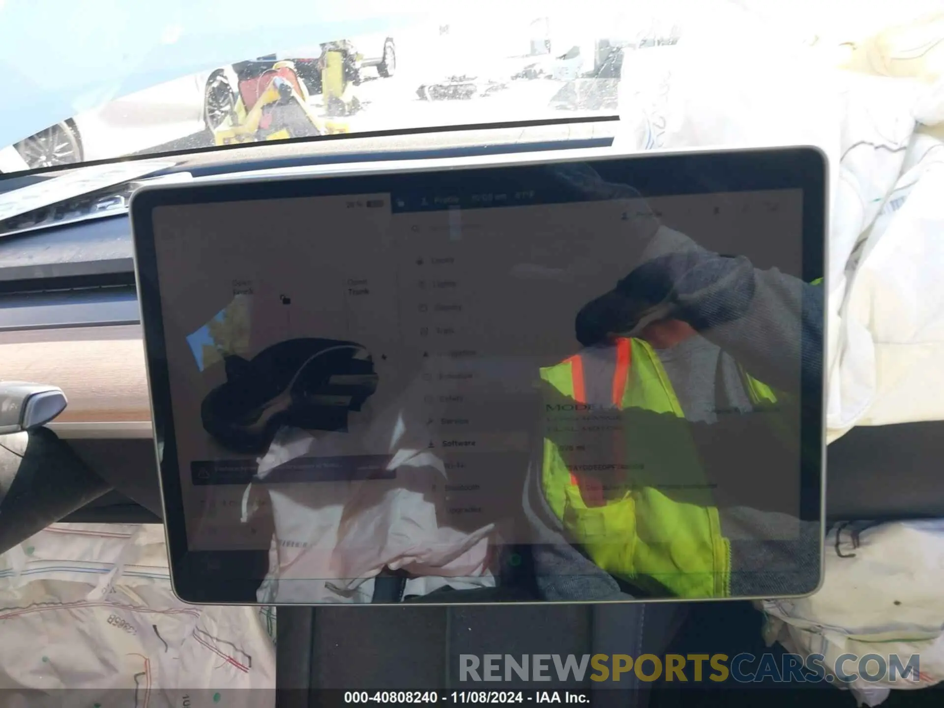 17 Photograph of a damaged car 7SAYGDEE0PF746909 TESLA MODEL Y 2023