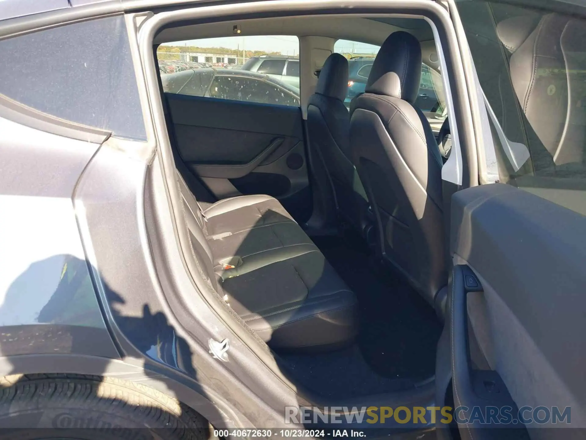8 Photograph of a damaged car 7SAYGDEE0PF756369 TESLA MODEL Y 2023