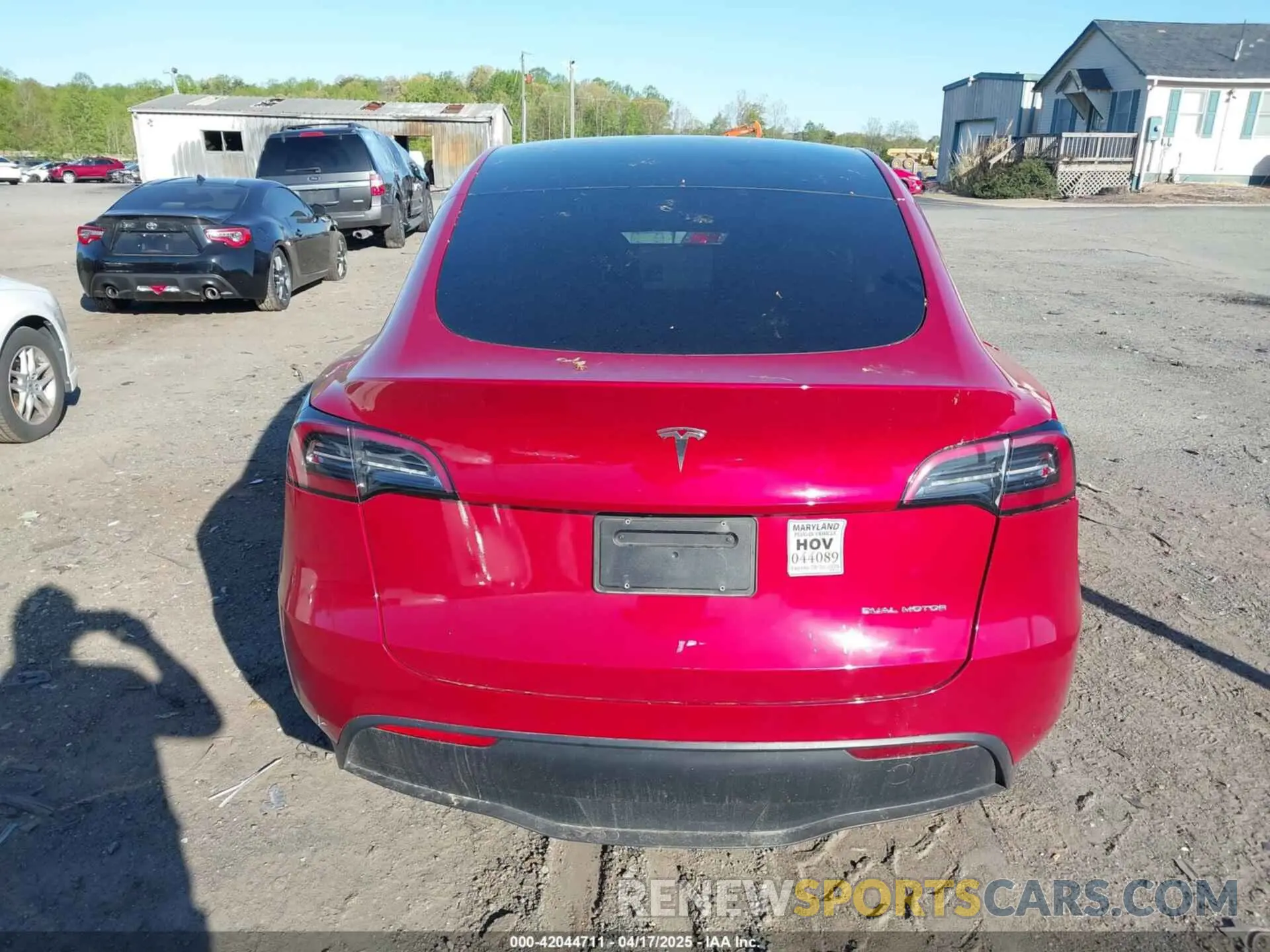 17 Photograph of a damaged car 7SAYGDEE0PF760969 TESLA MODEL Y 2023