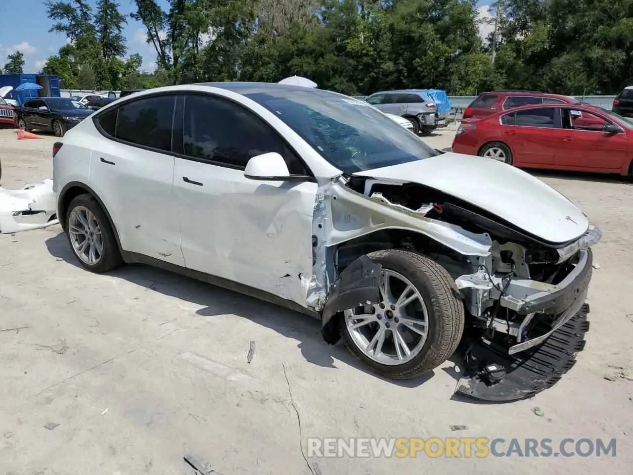 4 Photograph of a damaged car 7SAYGDEE0PF782177 TESLA MODEL Y 2023