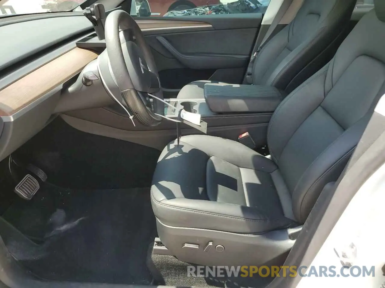 7 Photograph of a damaged car 7SAYGDEE0PF782177 TESLA MODEL Y 2023