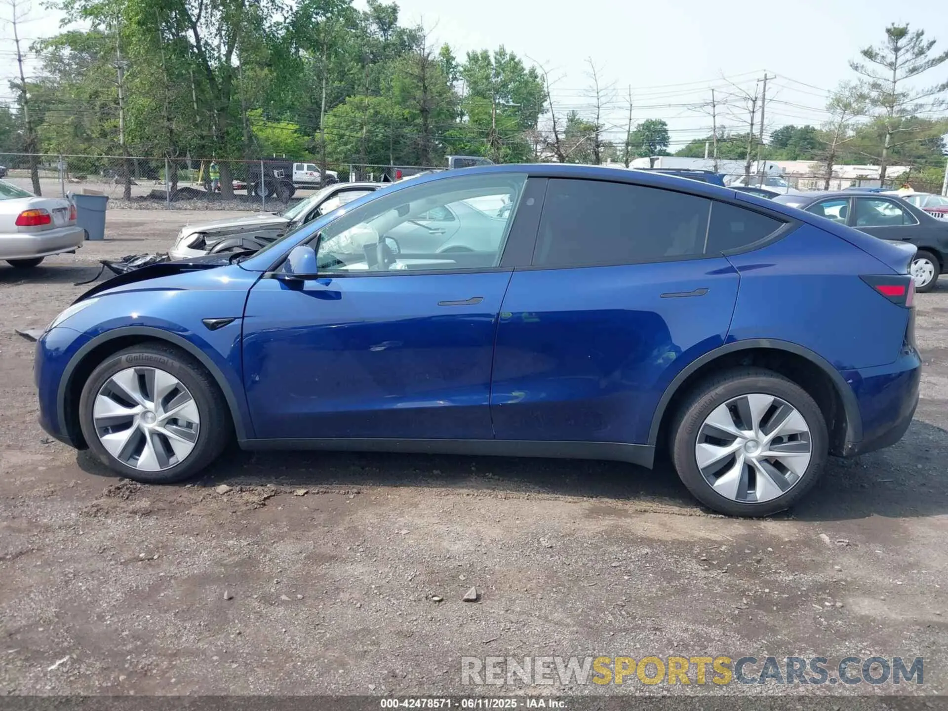 13 Photograph of a damaged car 7SAYGDEE0PF798850 TESLA MODEL Y 2023