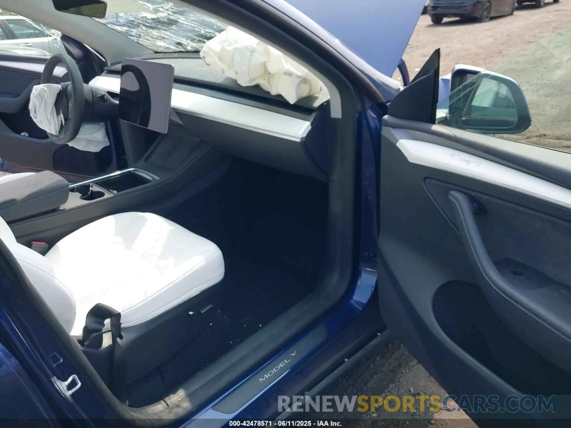 5 Photograph of a damaged car 7SAYGDEE0PF798850 TESLA MODEL Y 2023