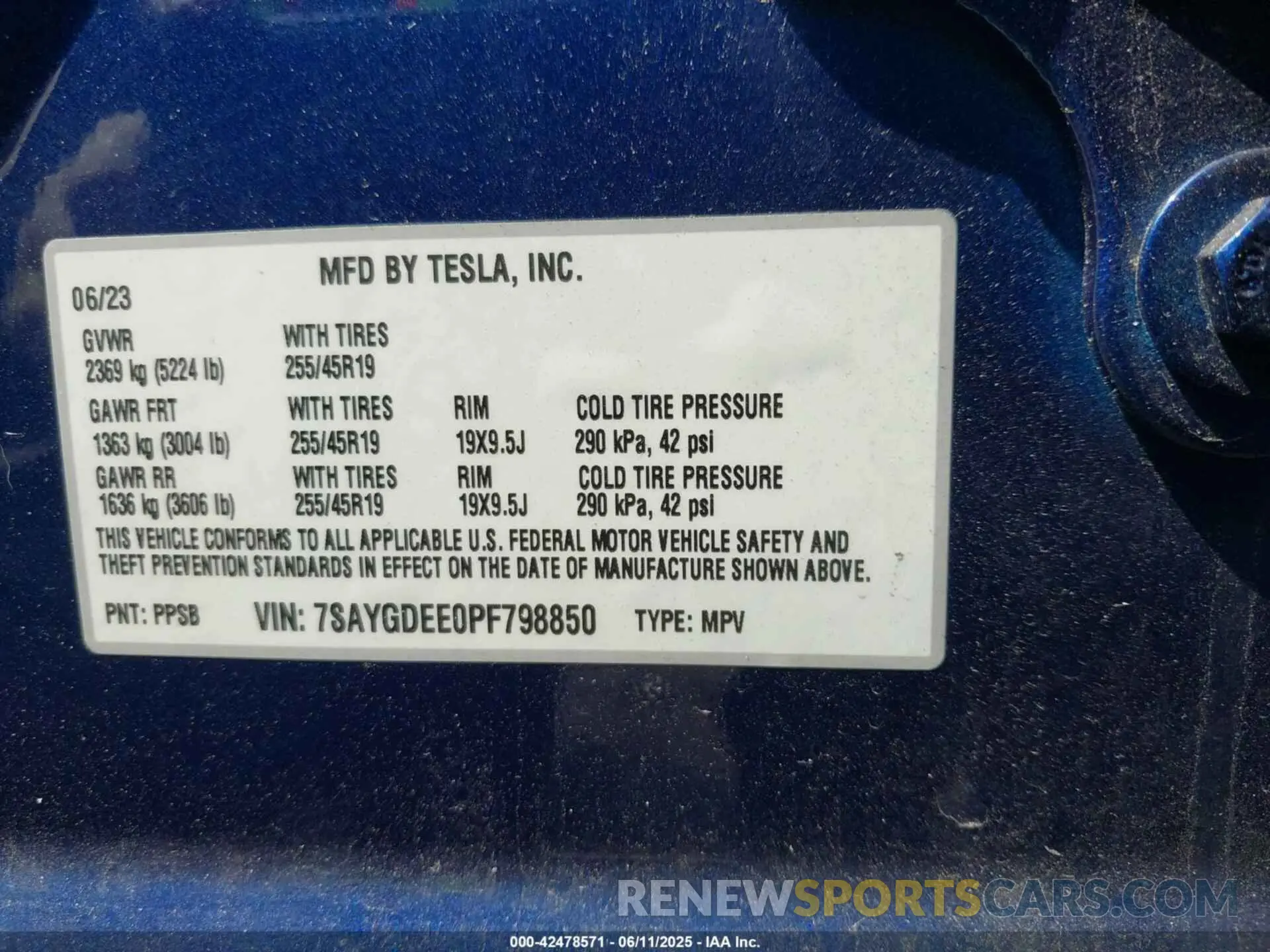 9 Photograph of a damaged car 7SAYGDEE0PF798850 TESLA MODEL Y 2023