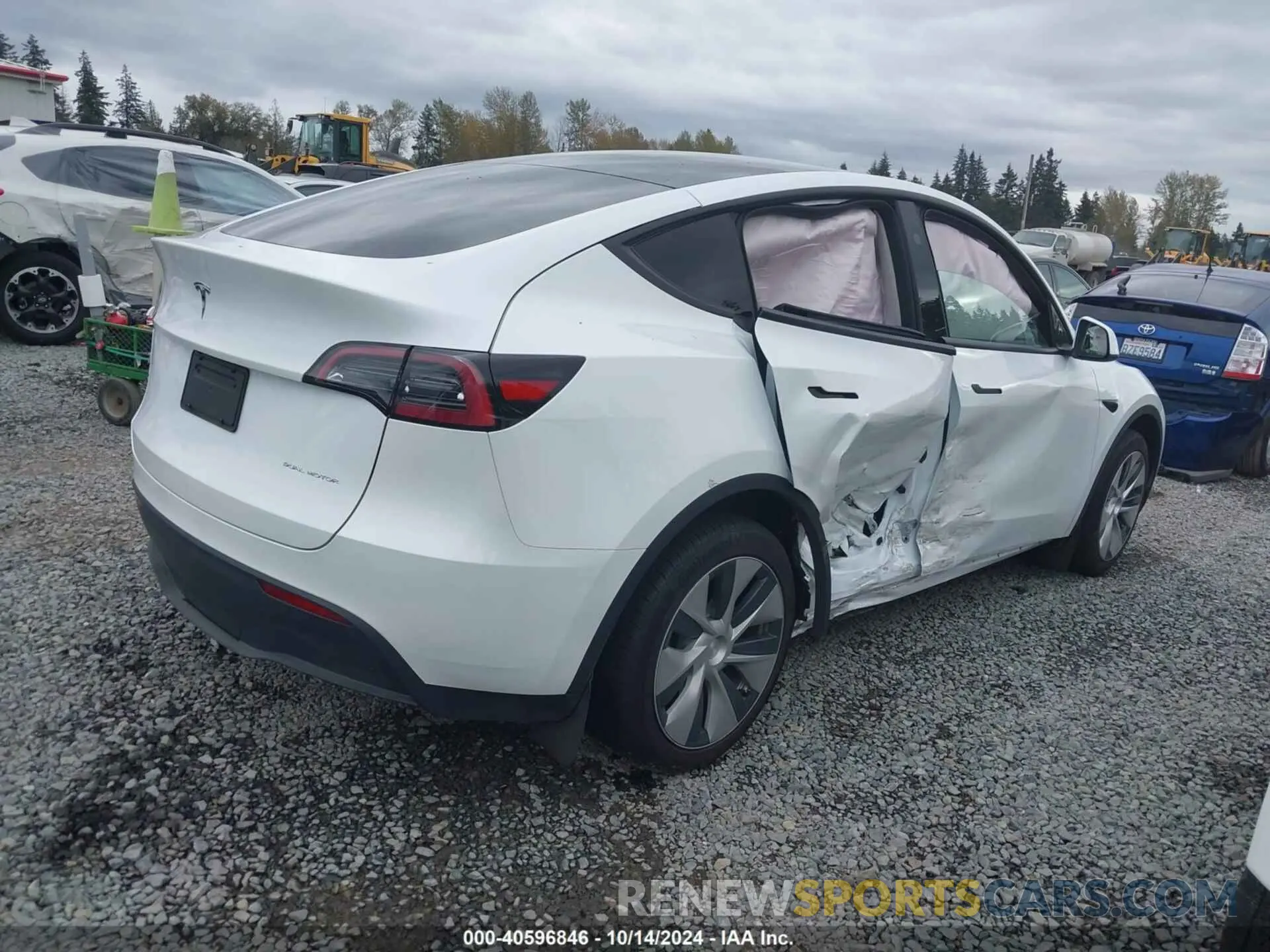 4 Photograph of a damaged car 7SAYGDEE0PF814691 TESLA MODEL Y 2023
