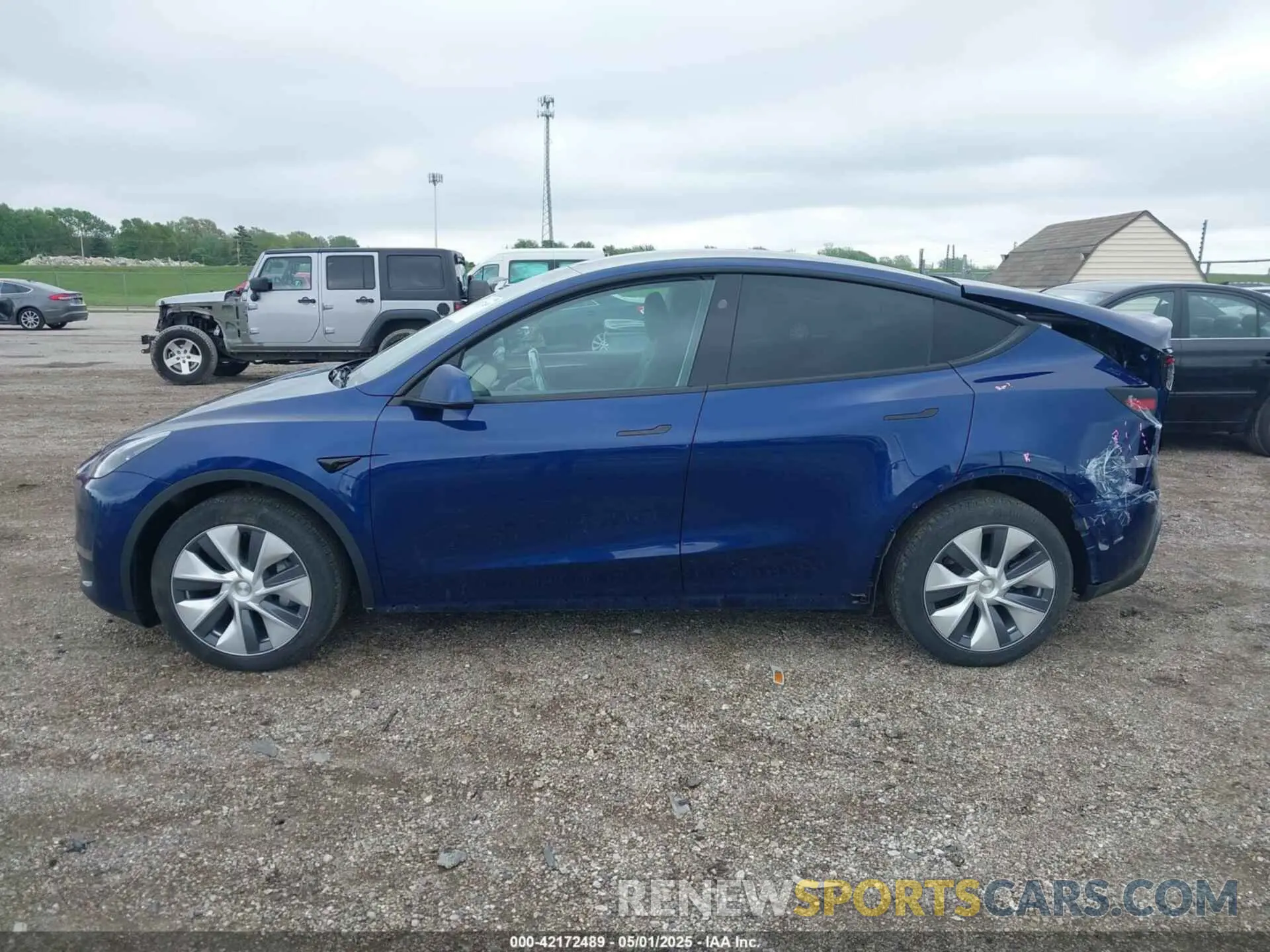 15 Photograph of a damaged car 7SAYGDEE0PF840787 TESLA MODEL Y 2023
