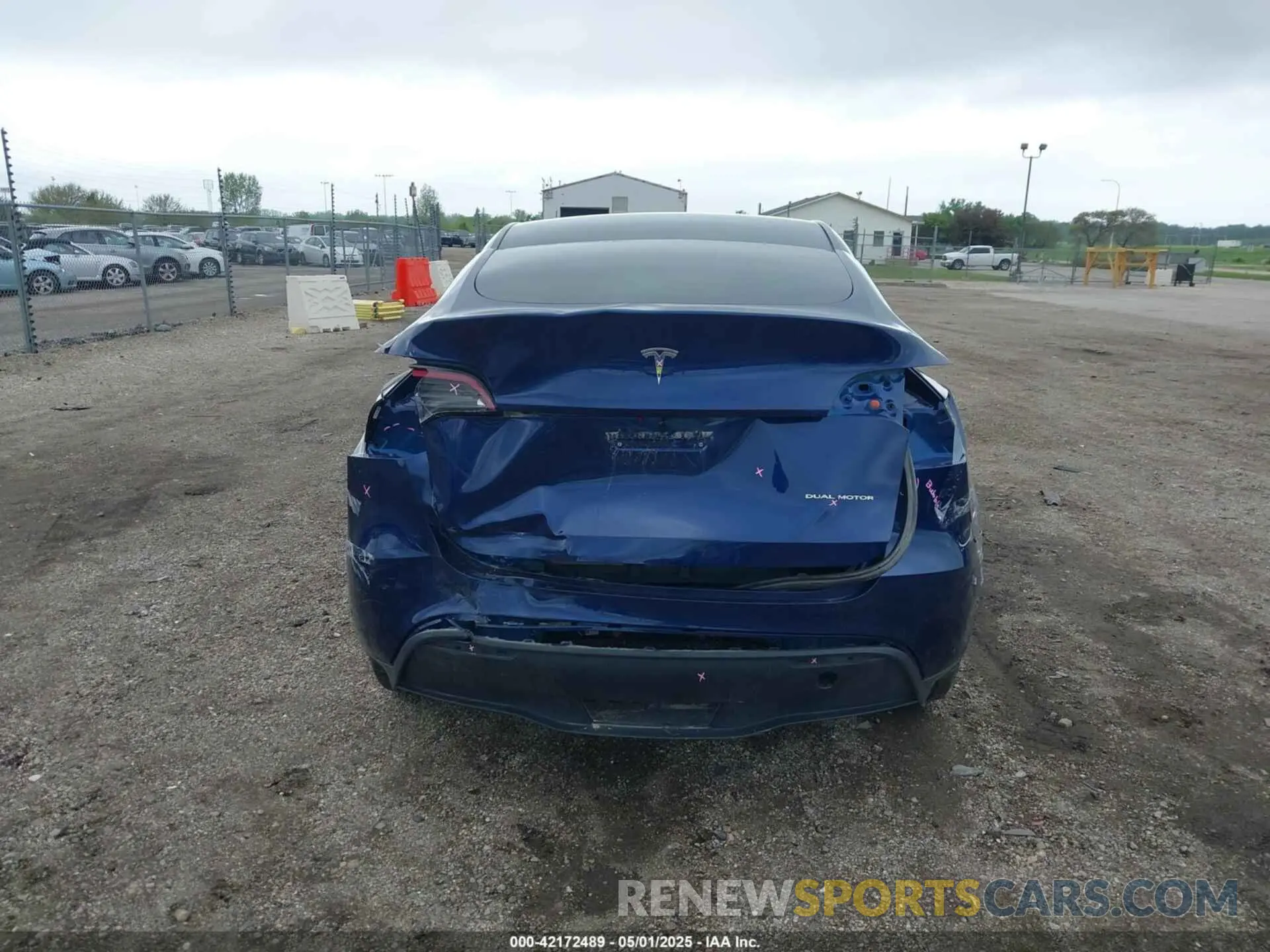 17 Photograph of a damaged car 7SAYGDEE0PF840787 TESLA MODEL Y 2023