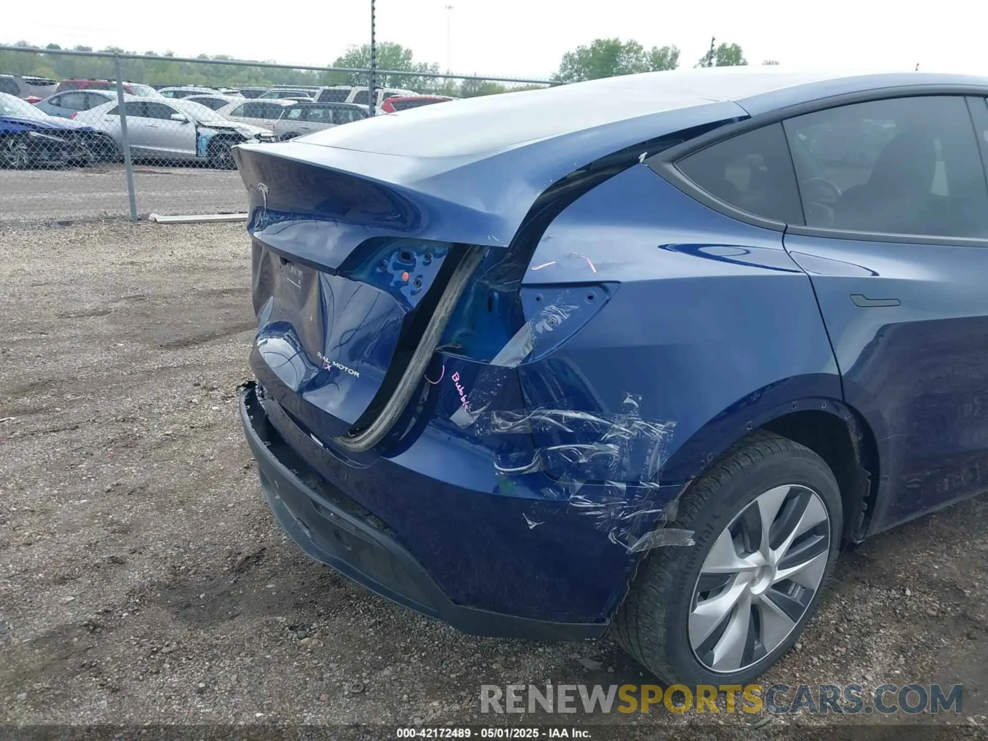 21 Photograph of a damaged car 7SAYGDEE0PF840787 TESLA MODEL Y 2023