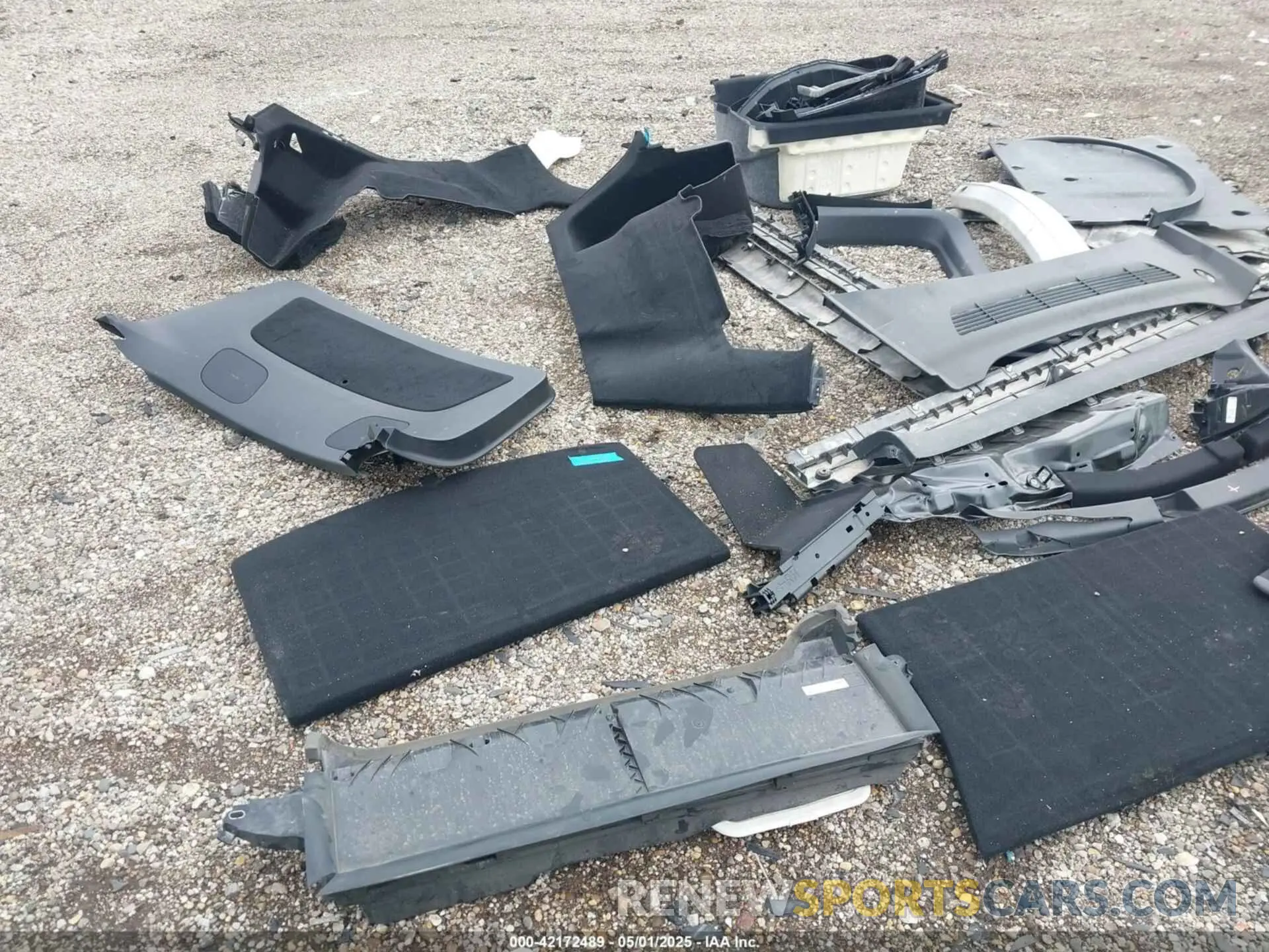 23 Photograph of a damaged car 7SAYGDEE0PF840787 TESLA MODEL Y 2023