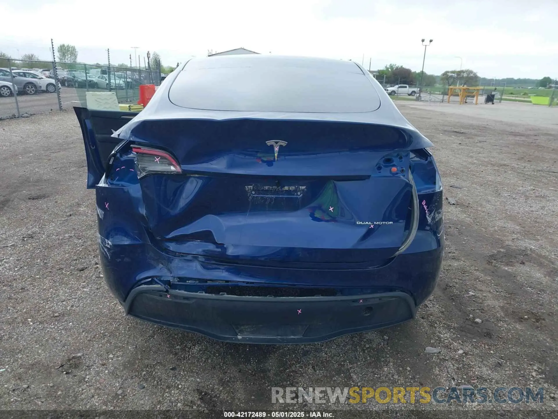 6 Photograph of a damaged car 7SAYGDEE0PF840787 TESLA MODEL Y 2023