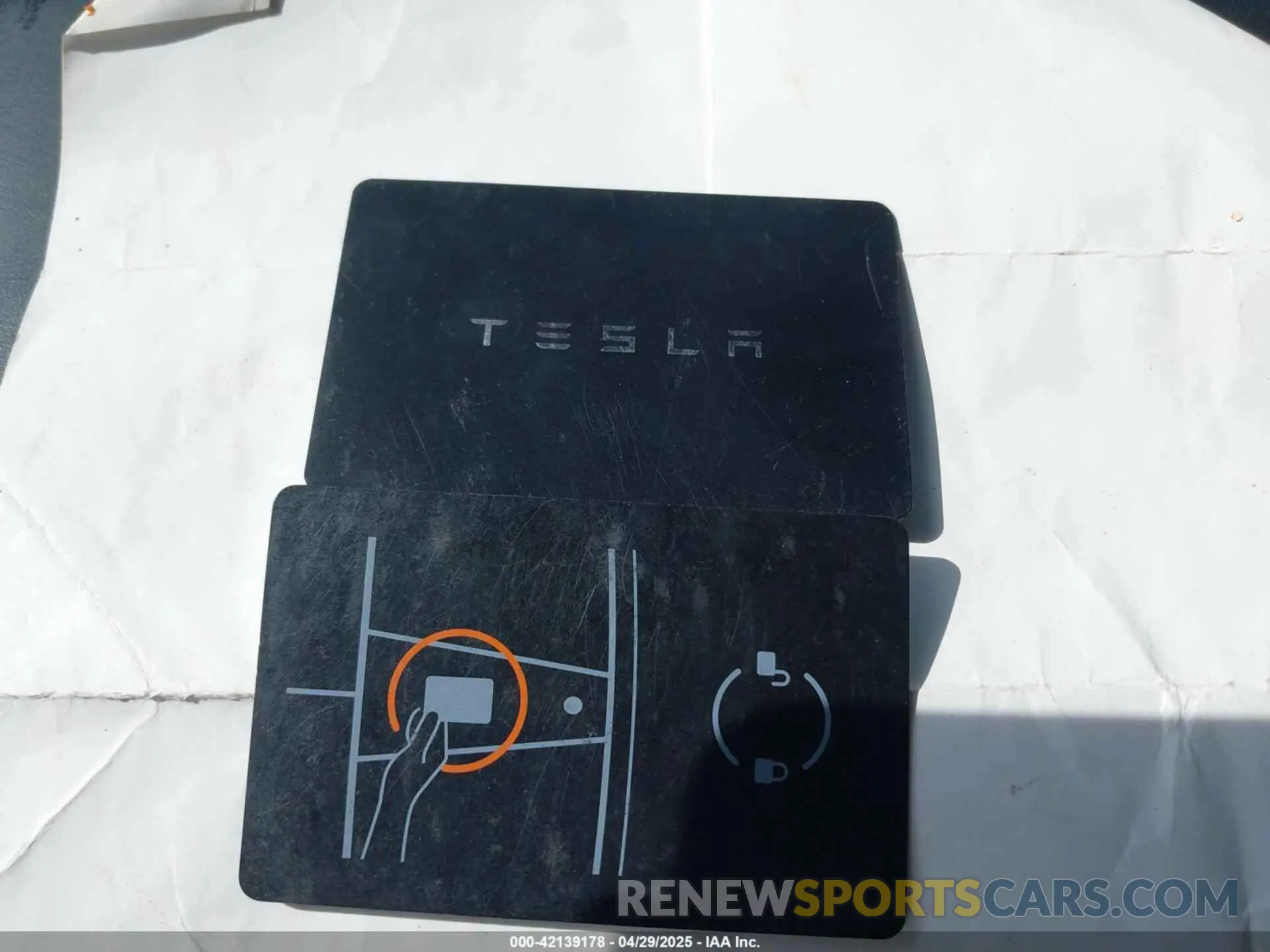 11 Photograph of a damaged car 7SAYGDEE0PF850980 TESLA MODEL Y 2023