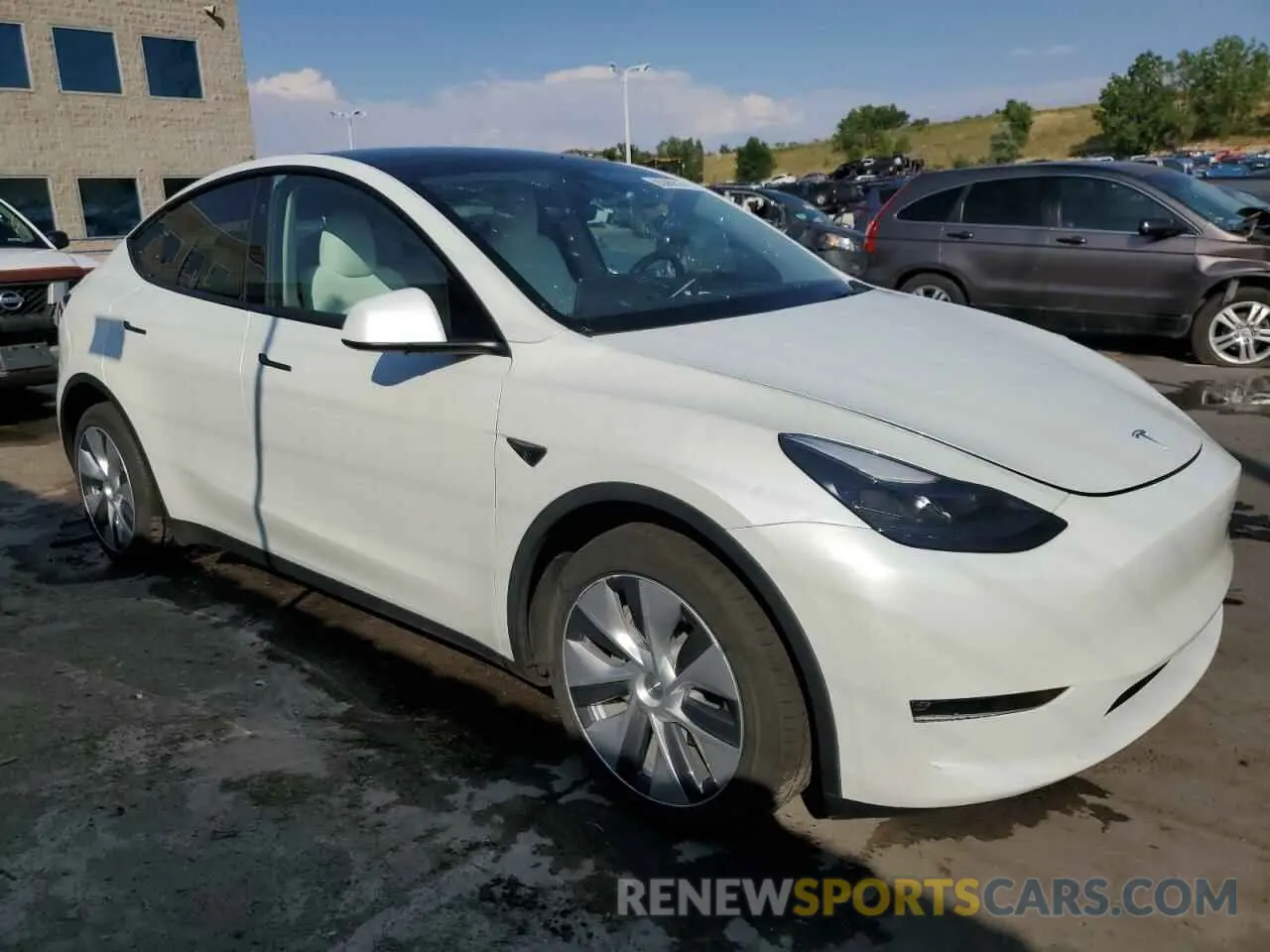 4 Photograph of a damaged car 7SAYGDEE0PF853040 TESLA MODEL Y 2023