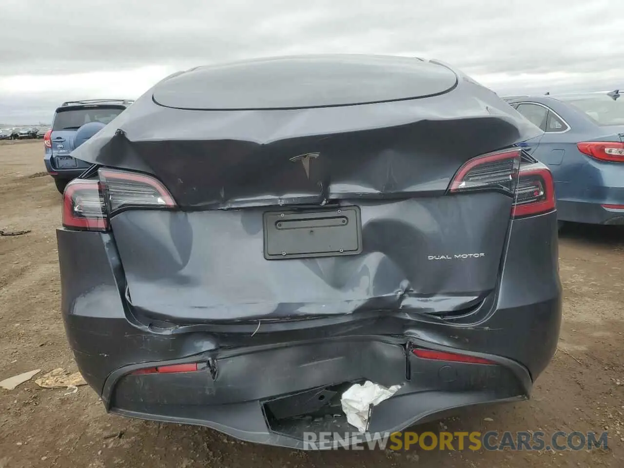 6 Photograph of a damaged car 7SAYGDEE0PF864510 TESLA MODEL Y 2023
