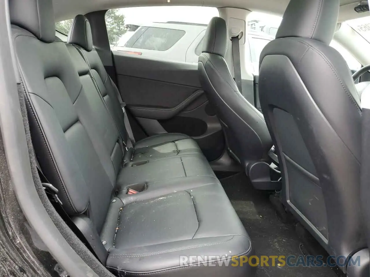 10 Photograph of a damaged car 7SAYGDEE0PF869710 TESLA MODEL Y 2023