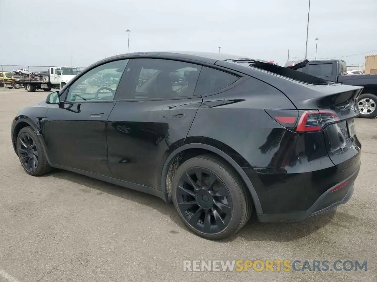 2 Photograph of a damaged car 7SAYGDEE0PF869710 TESLA MODEL Y 2023
