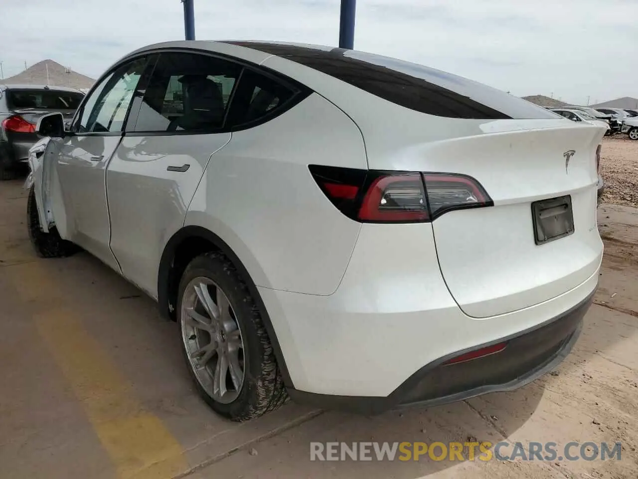 2 Photograph of a damaged car 7SAYGDEE0PF871733 TESLA MODEL Y 2023