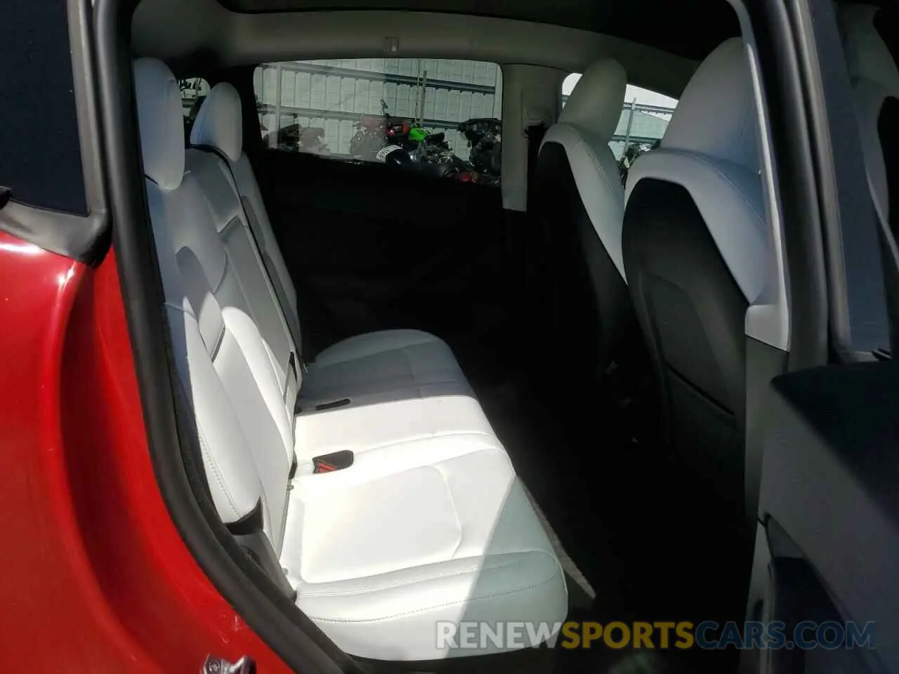 10 Photograph of a damaged car 7SAYGDEE0PF883266 TESLA MODEL Y 2023