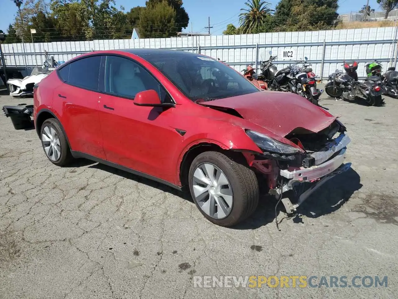 4 Photograph of a damaged car 7SAYGDEE0PF883266 TESLA MODEL Y 2023