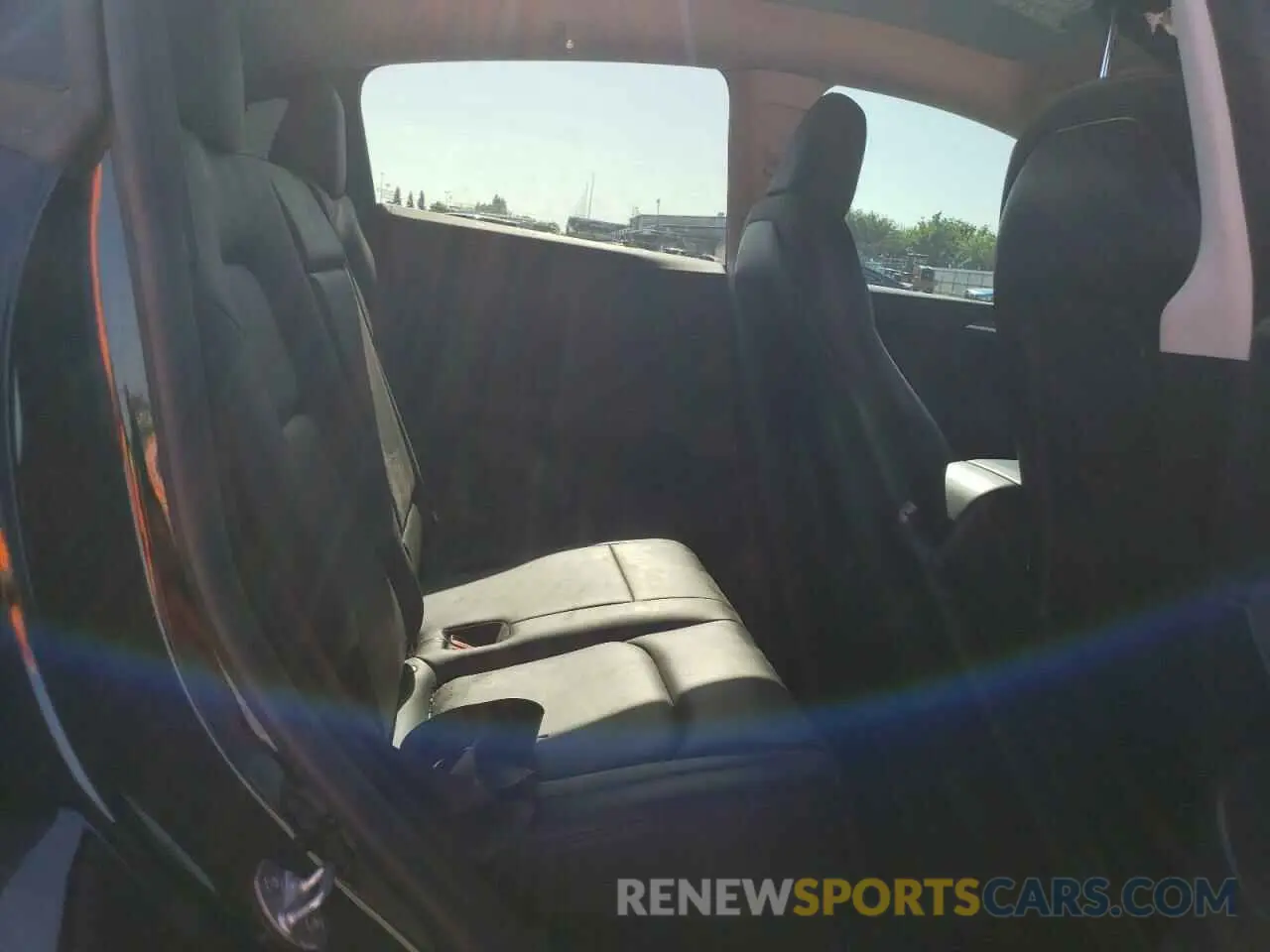 10 Photograph of a damaged car 7SAYGDEE0PF908747 TESLA MODEL Y 2023