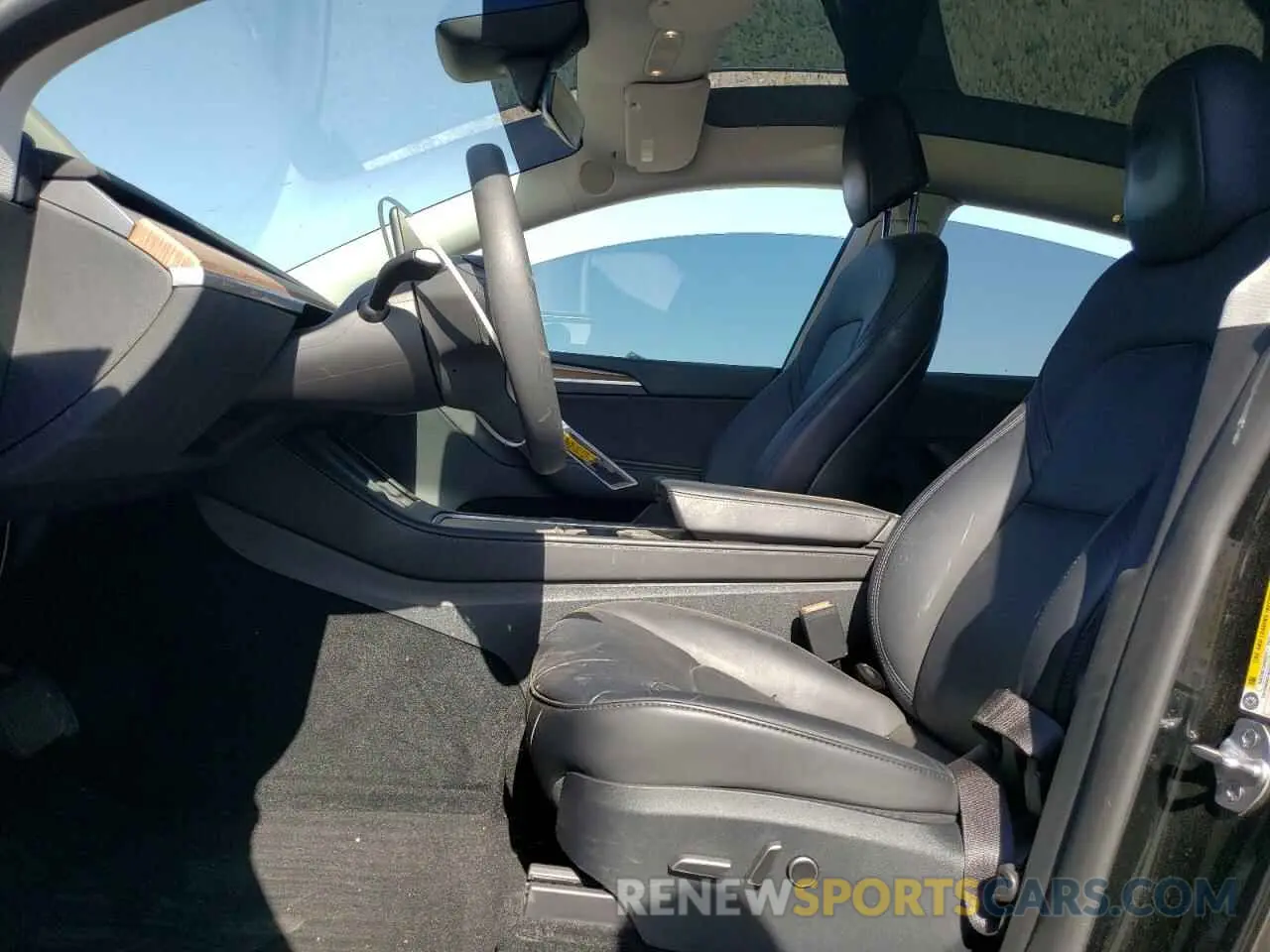 7 Photograph of a damaged car 7SAYGDEE0PF908747 TESLA MODEL Y 2023