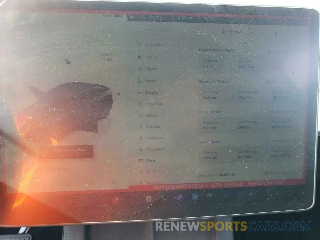 9 Photograph of a damaged car 7SAYGDEE0PF908747 TESLA MODEL Y 2023