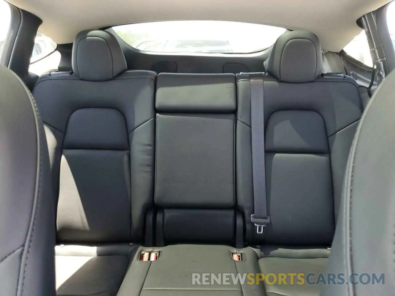 10 Photograph of a damaged car 7SAYGDEE0PF910806 TESLA MODEL Y 2023