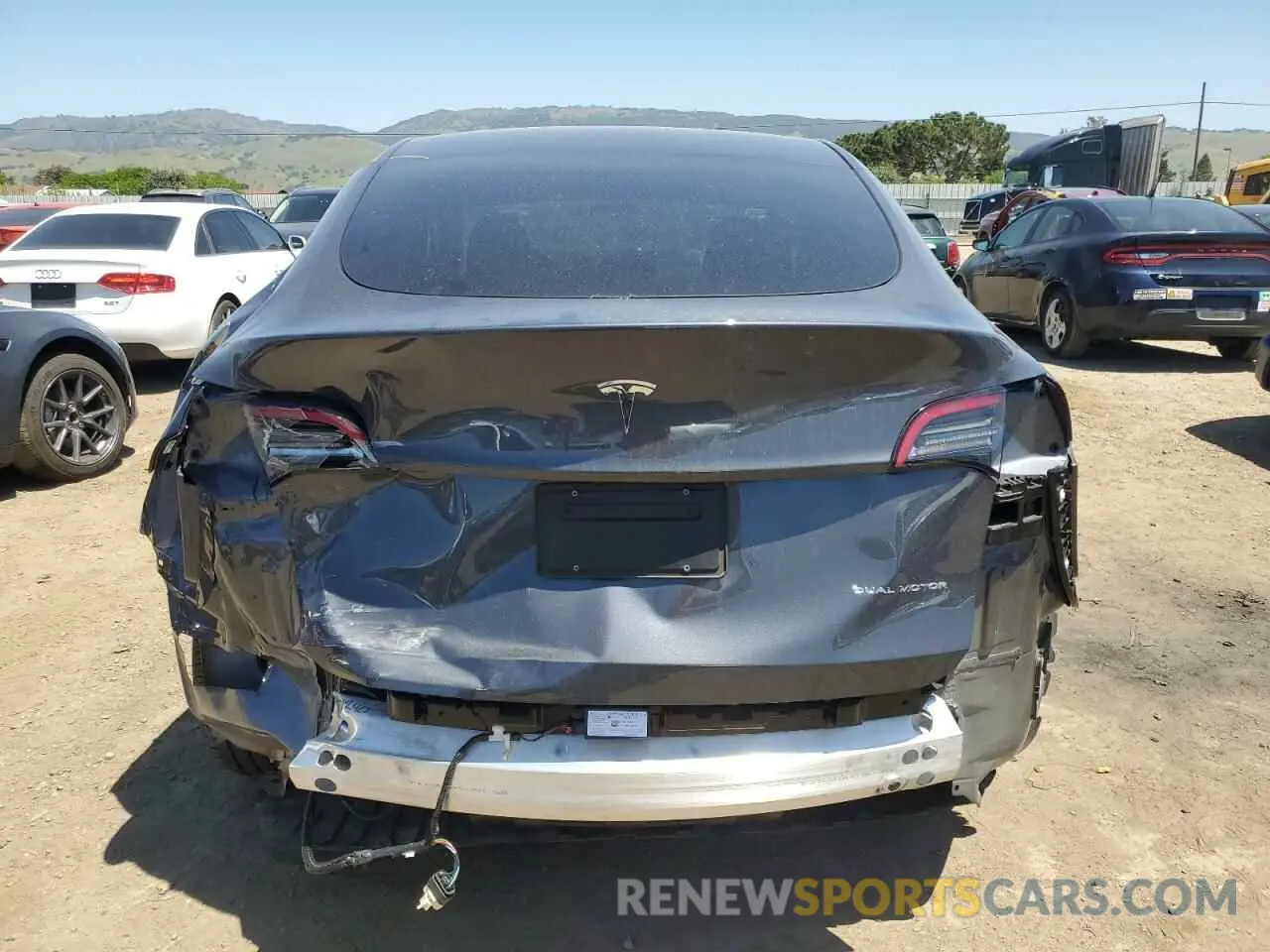 6 Photograph of a damaged car 7SAYGDEE0PF910806 TESLA MODEL Y 2023