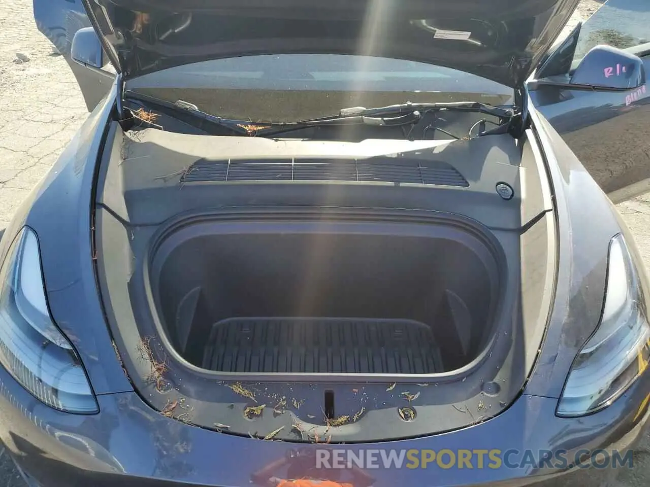 11 Photograph of a damaged car 7SAYGDEE0PF917741 TESLA MODEL Y 2023