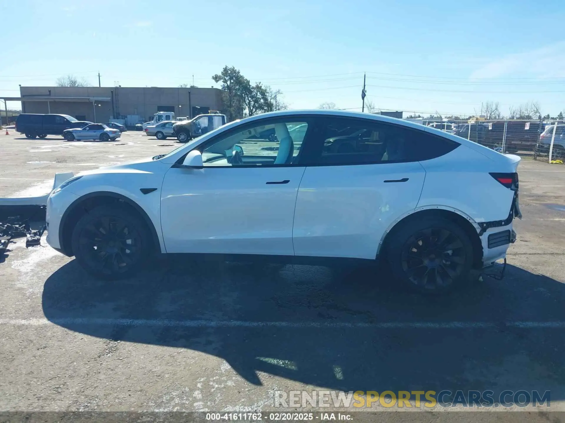 14 Photograph of a damaged car 7SAYGDEE0PF945202 TESLA MODEL Y 2023
