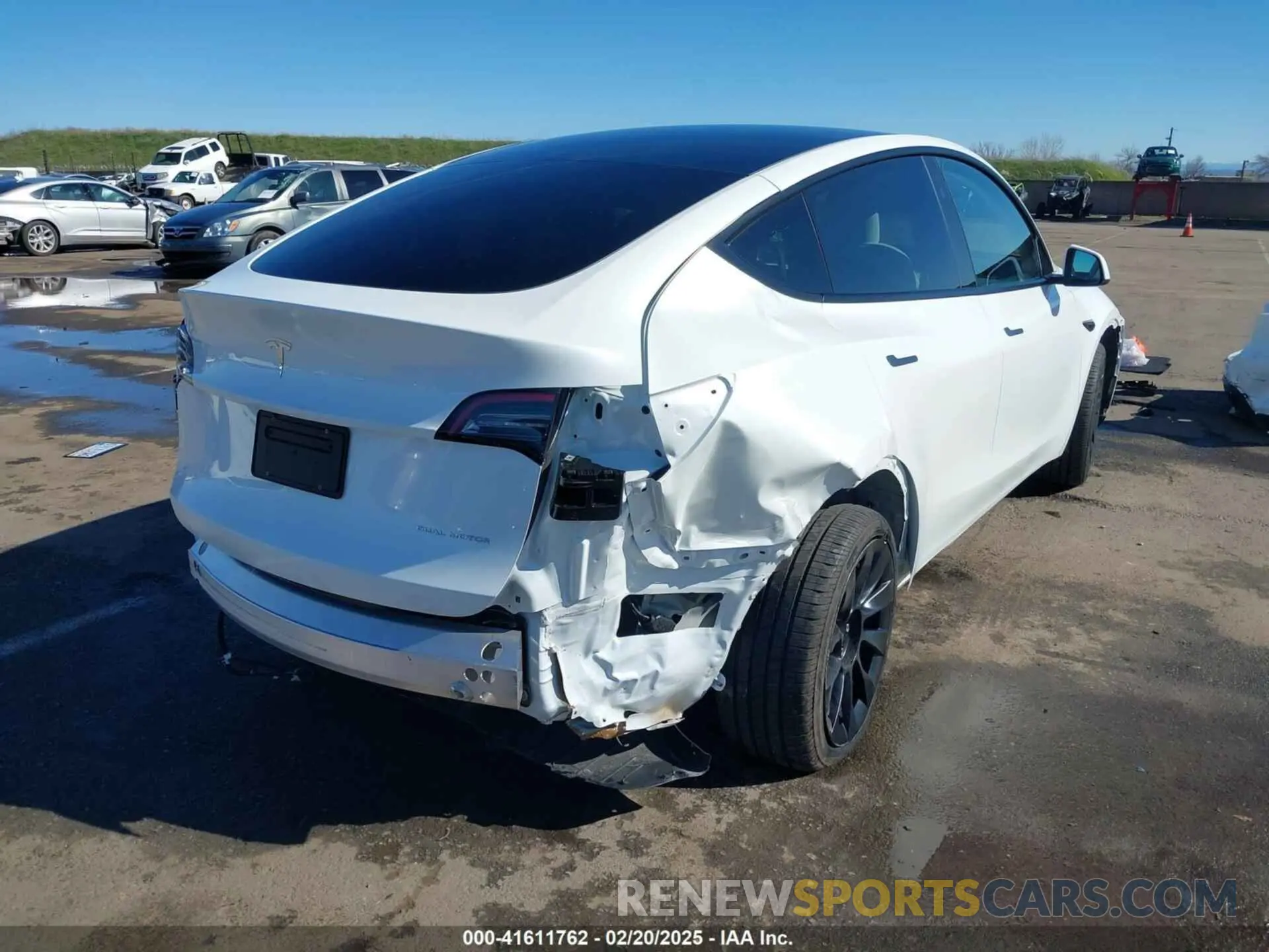 6 Photograph of a damaged car 7SAYGDEE0PF945202 TESLA MODEL Y 2023