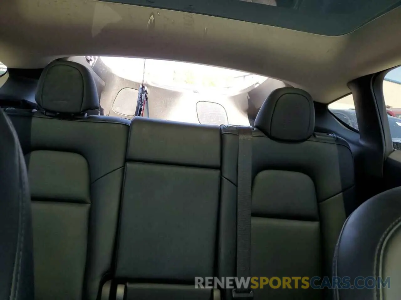 10 Photograph of a damaged car 7SAYGDEE1PA027276 TESLA MODEL Y 2023