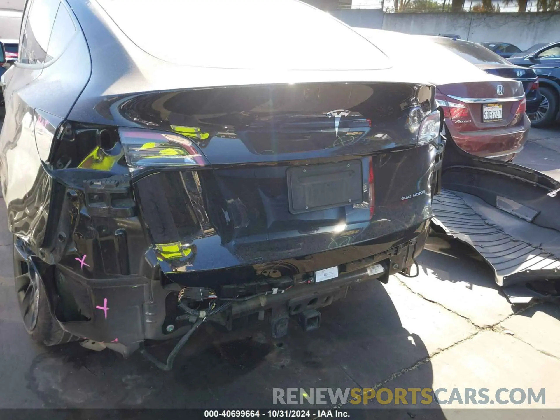 19 Photograph of a damaged car 7SAYGDEE1PA027634 TESLA MODEL Y 2023