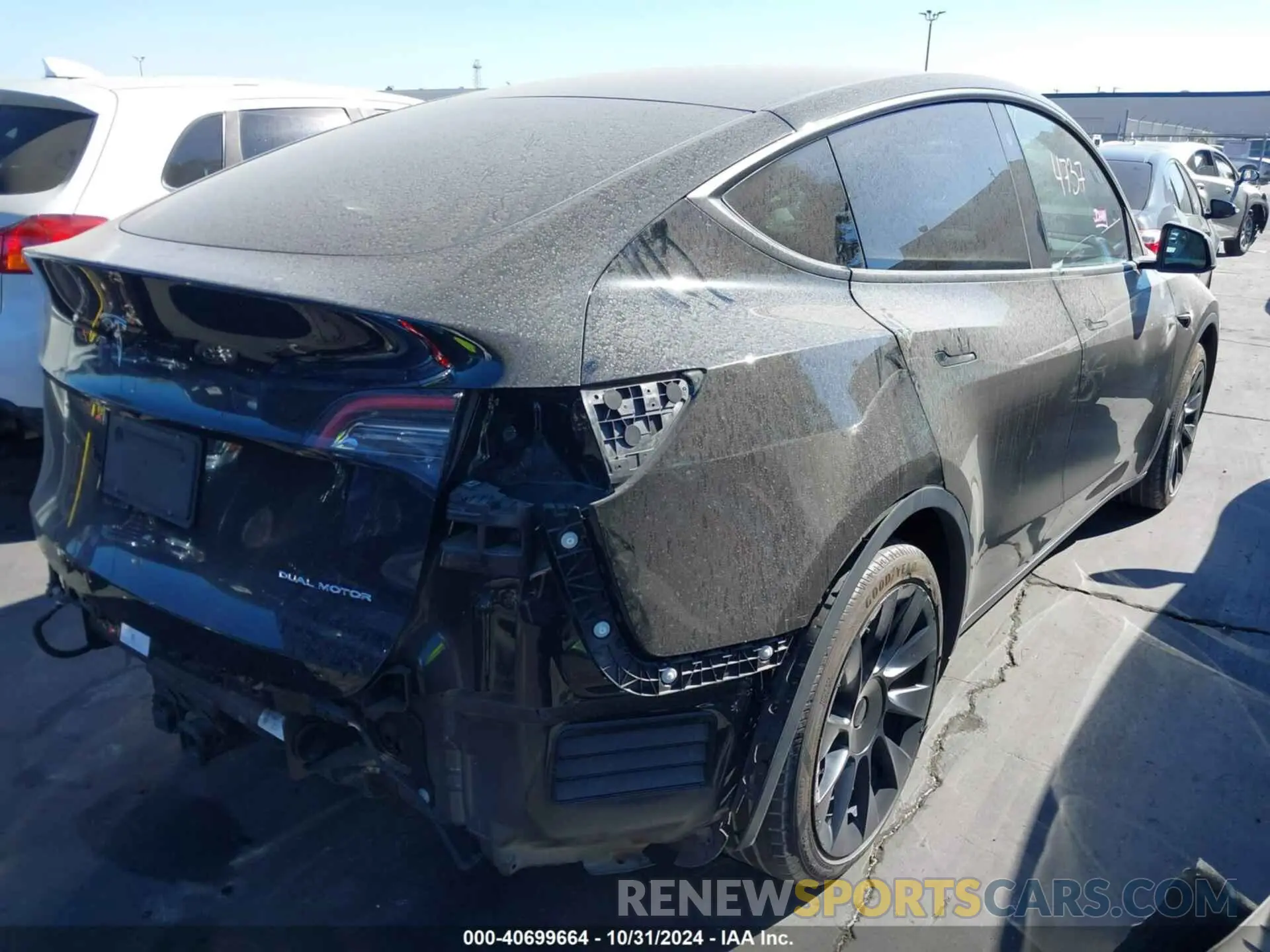 4 Photograph of a damaged car 7SAYGDEE1PA027634 TESLA MODEL Y 2023