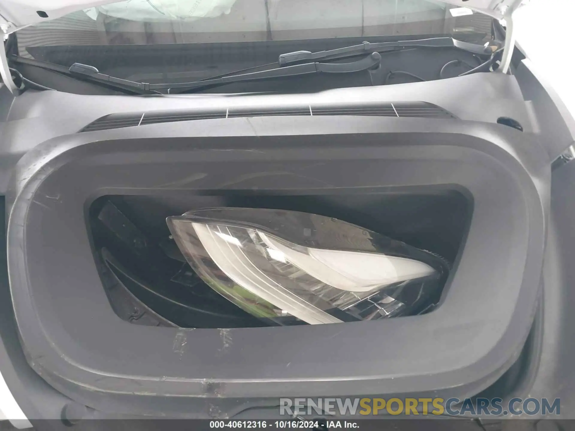 10 Photograph of a damaged car 7SAYGDEE1PA028153 TESLA MODEL Y 2023
