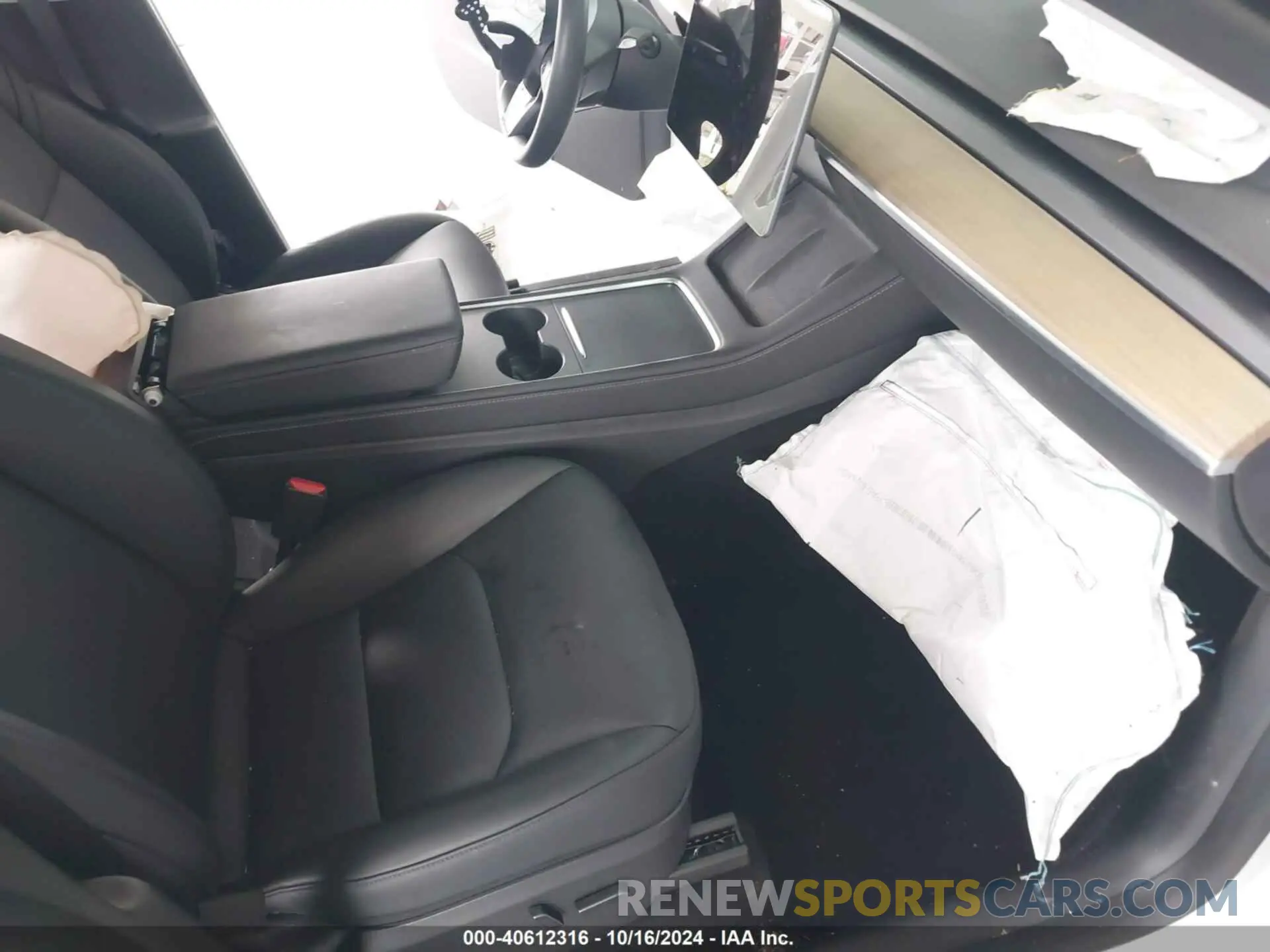 5 Photograph of a damaged car 7SAYGDEE1PA028153 TESLA MODEL Y 2023