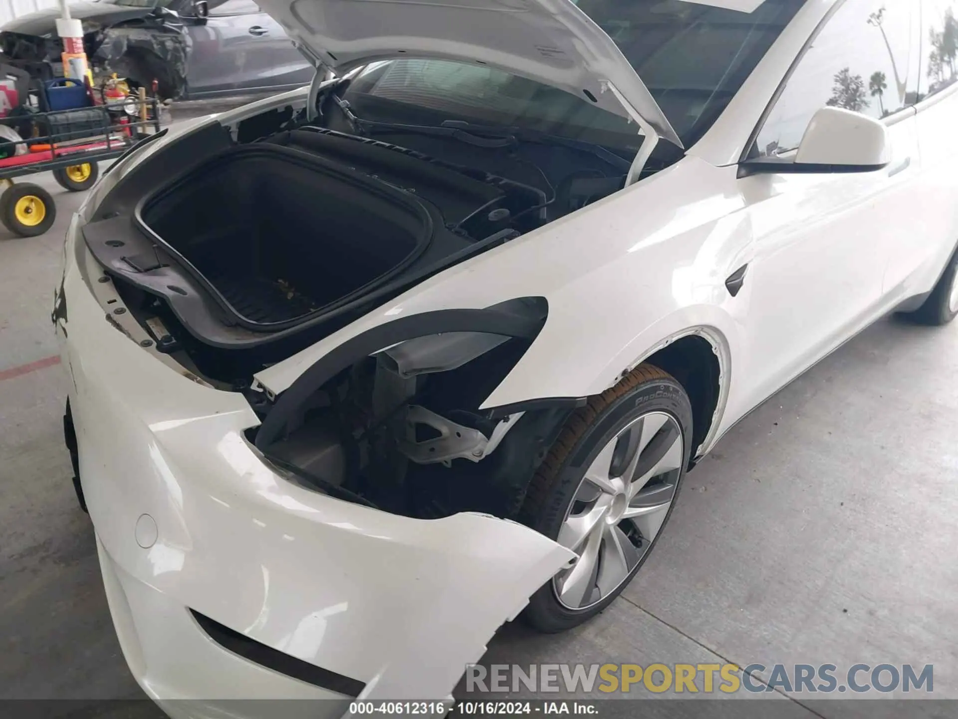 6 Photograph of a damaged car 7SAYGDEE1PA028153 TESLA MODEL Y 2023