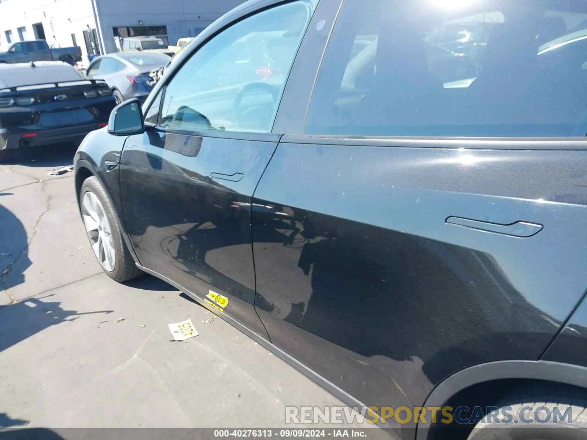 15 Photograph of a damaged car 7SAYGDEE1PA033207 TESLA MODEL Y 2023