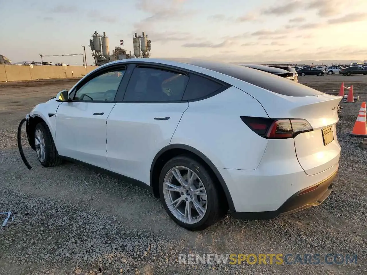 2 Photograph of a damaged car 7SAYGDEE1PA039069 TESLA MODEL Y 2023