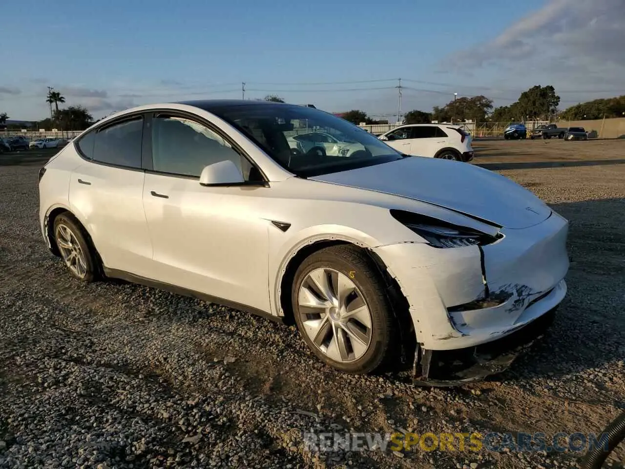4 Photograph of a damaged car 7SAYGDEE1PA039069 TESLA MODEL Y 2023