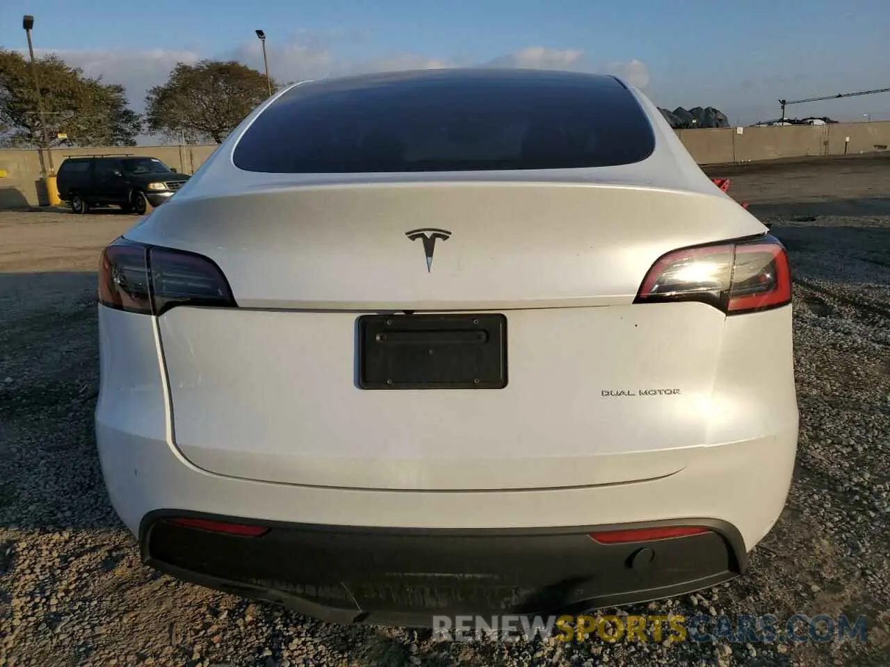 6 Photograph of a damaged car 7SAYGDEE1PA039069 TESLA MODEL Y 2023