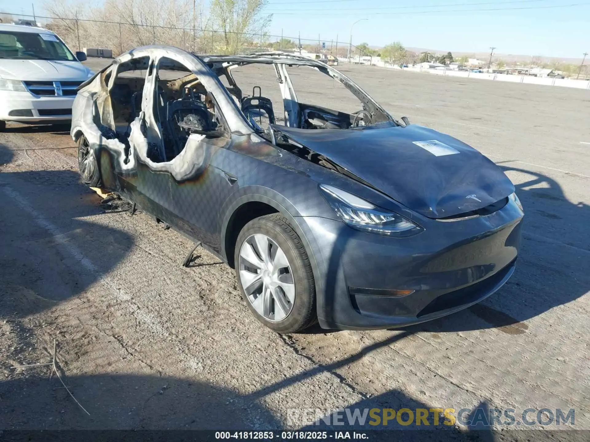1 Photograph of a damaged car 7SAYGDEE1PA041727 TESLA MODEL Y 2023