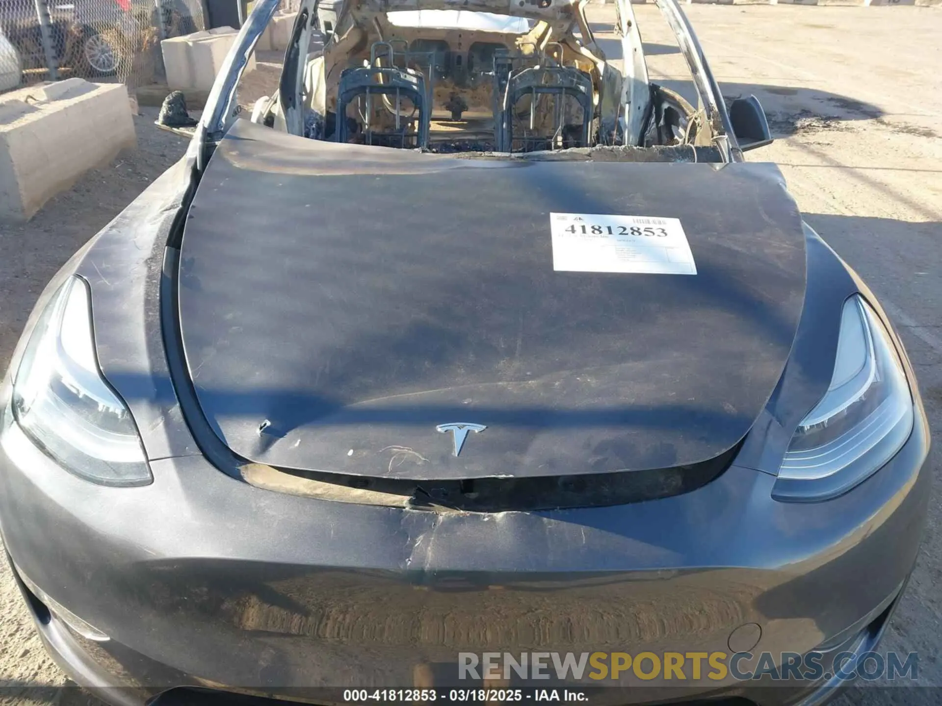 10 Photograph of a damaged car 7SAYGDEE1PA041727 TESLA MODEL Y 2023