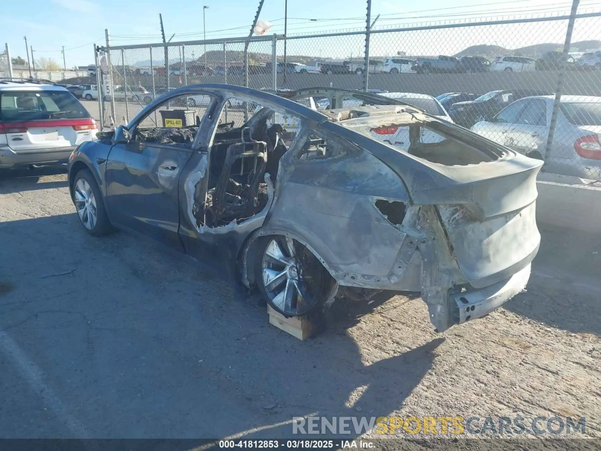 3 Photograph of a damaged car 7SAYGDEE1PA041727 TESLA MODEL Y 2023
