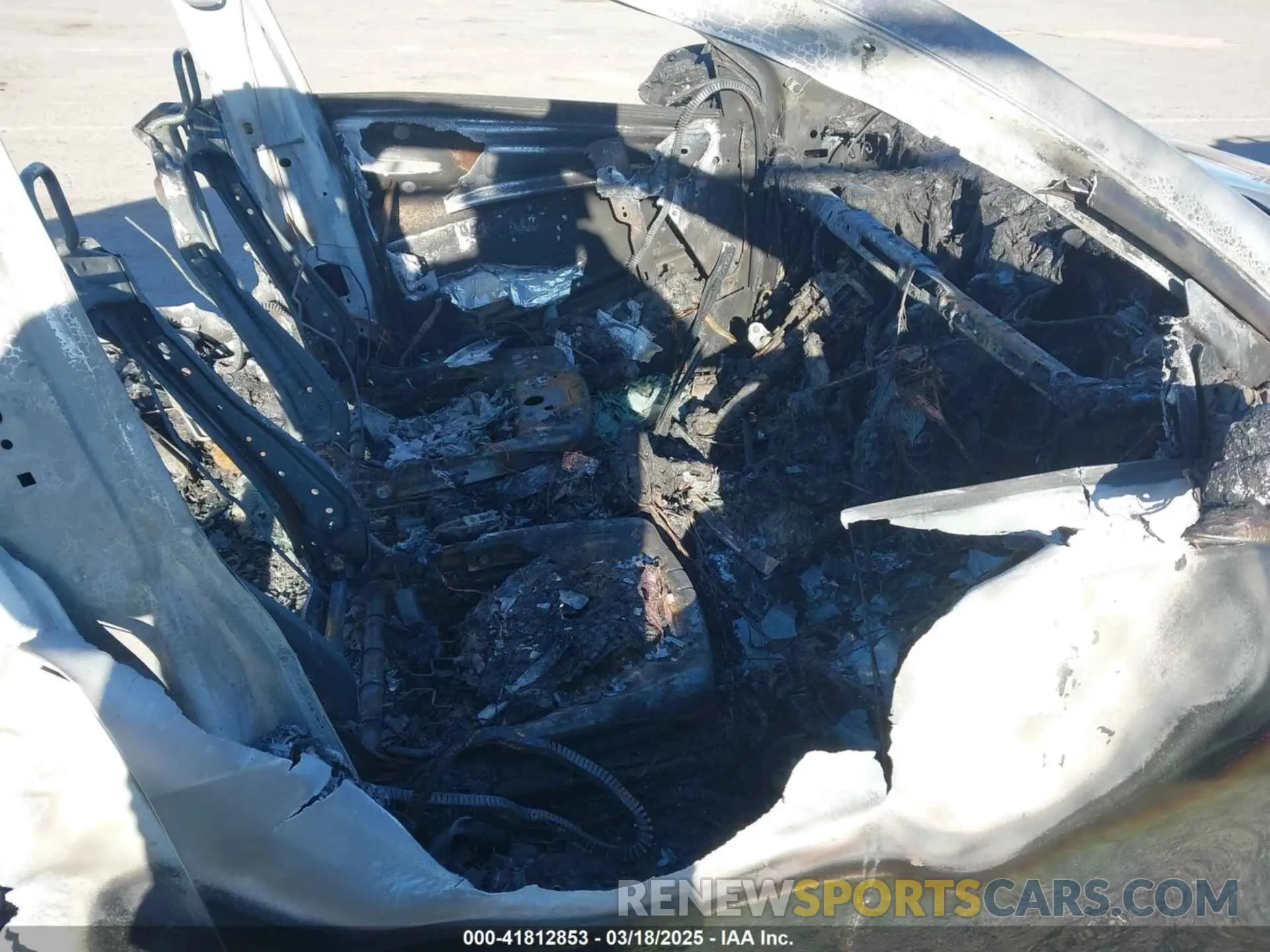 5 Photograph of a damaged car 7SAYGDEE1PA041727 TESLA MODEL Y 2023