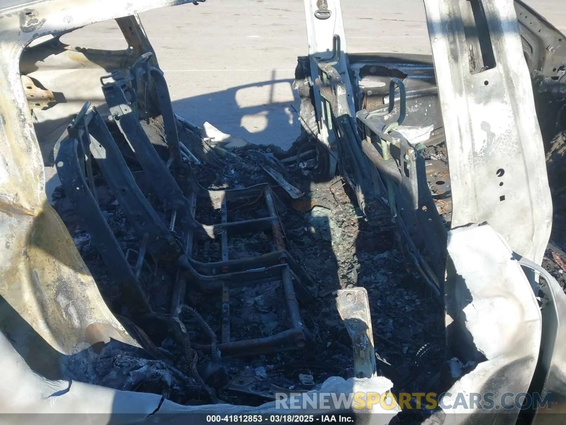 8 Photograph of a damaged car 7SAYGDEE1PA041727 TESLA MODEL Y 2023