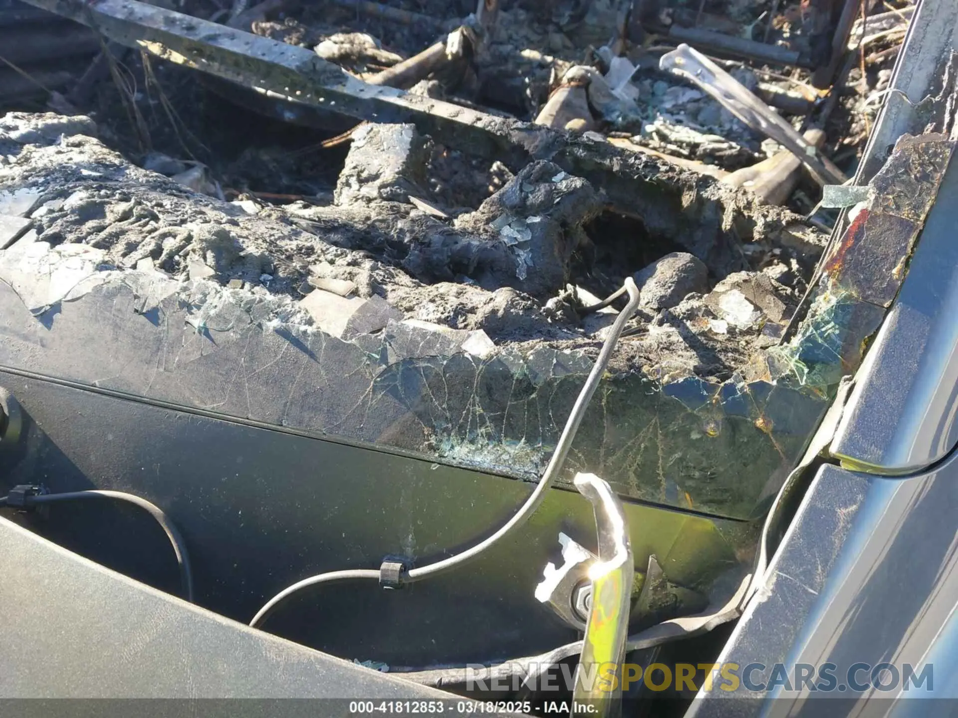 9 Photograph of a damaged car 7SAYGDEE1PA041727 TESLA MODEL Y 2023